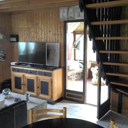 Chalet Bord De Mer Lingreville Exterior photo