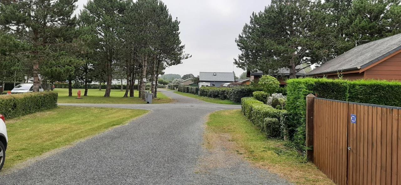 Chalet Bord De Mer Lingreville Exterior photo