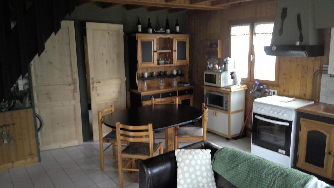 Chalet Bord De Mer Lingreville Exterior photo